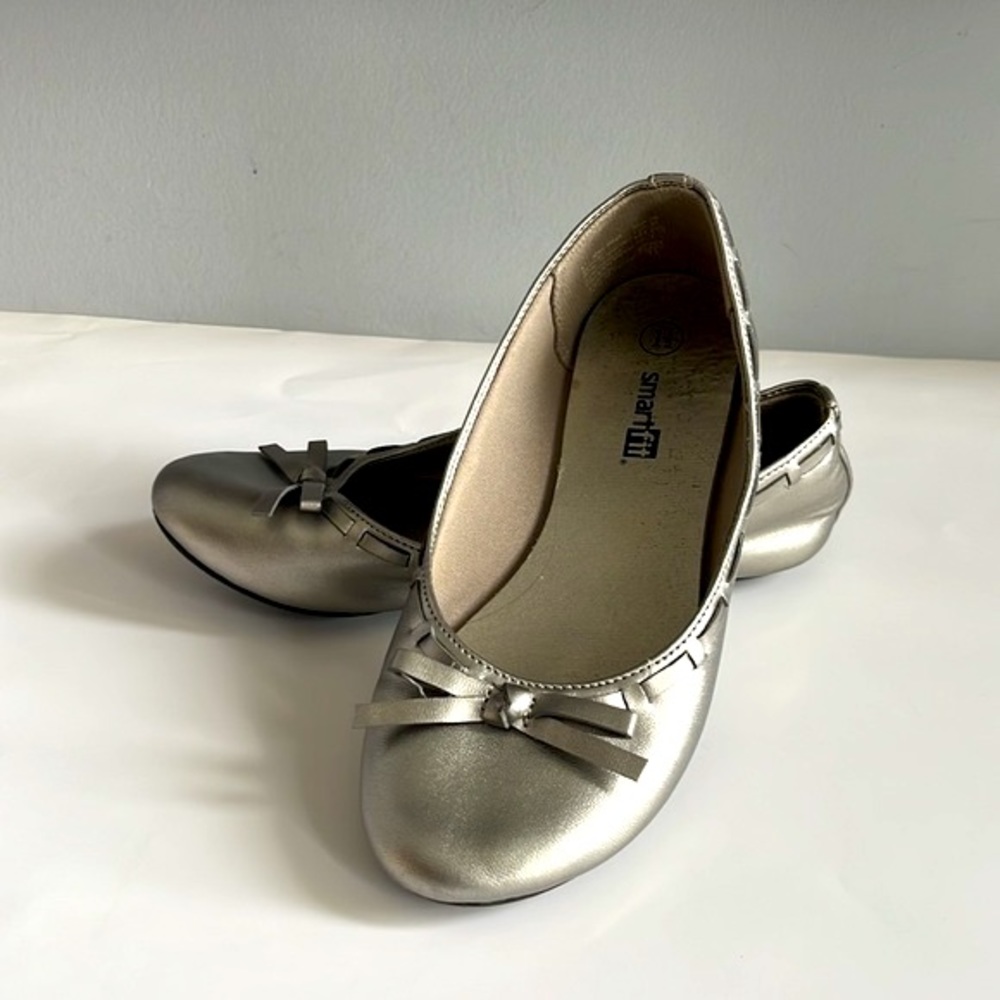 3/$20 😀 Shoes ballet flats in silver - size 1 1/2